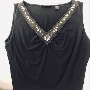 sleeveless V-neck top w/stones at neckline